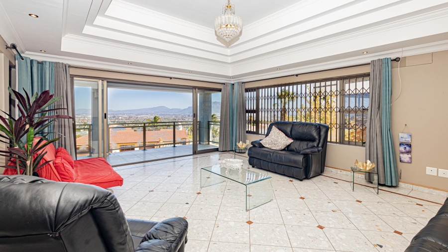 7 Bedroom Property for Sale in Plattekloof Western Cape